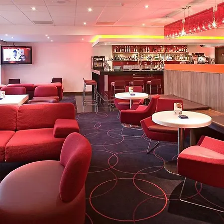 Novotel Birmingham Airport Terminal Building - Nec Отель 4*